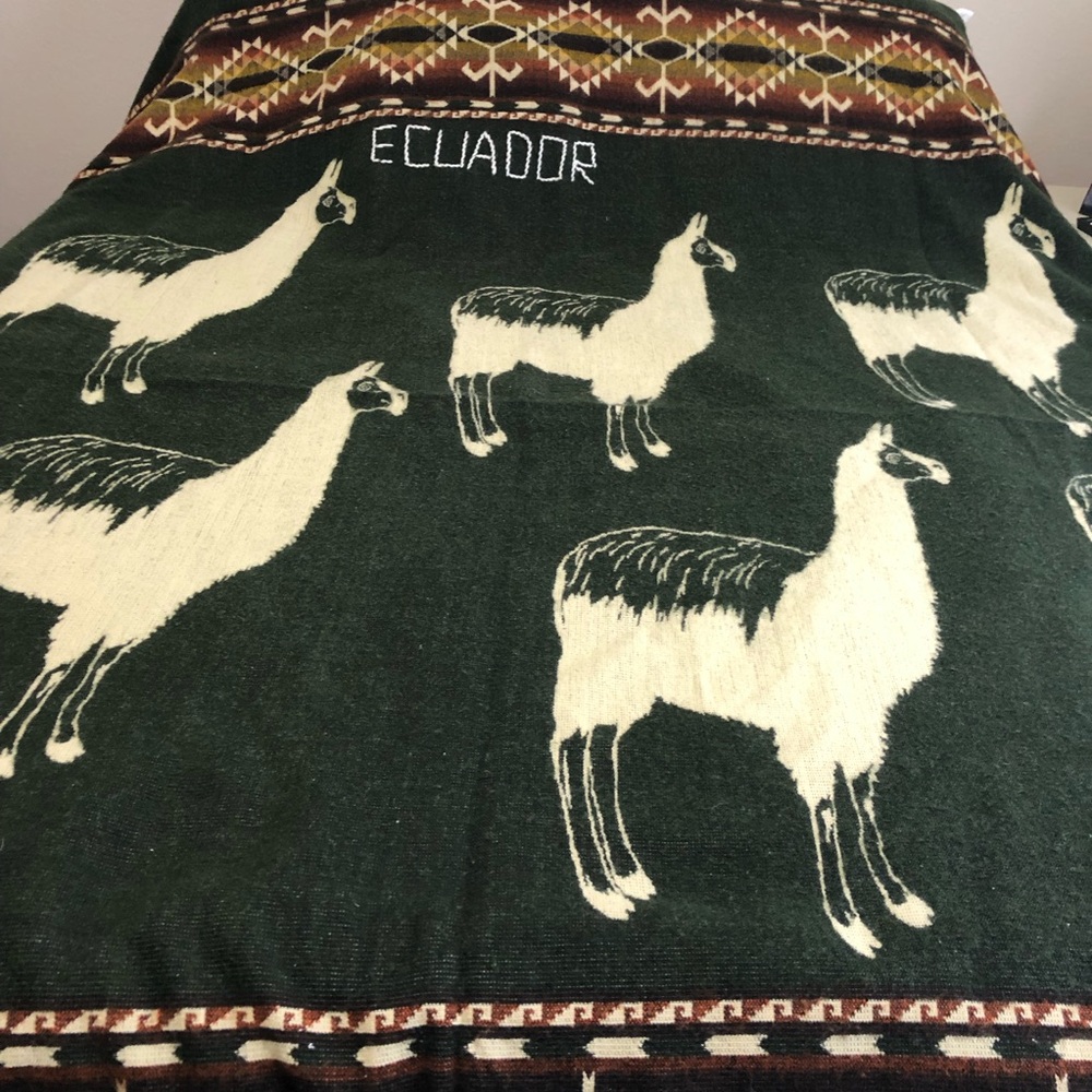 Ecuador Llama Wool Blend Blanket in Forest Green and Cream